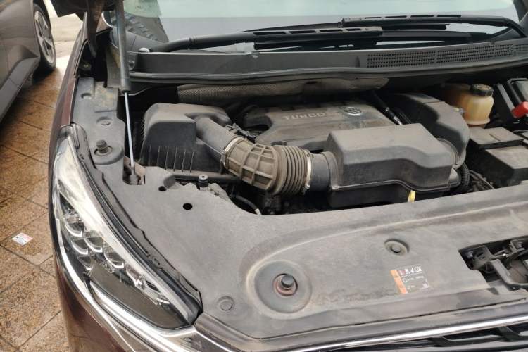 Used Buick GL8 2022 ES Landtrek 653T Flagship Model Engine Bay Right