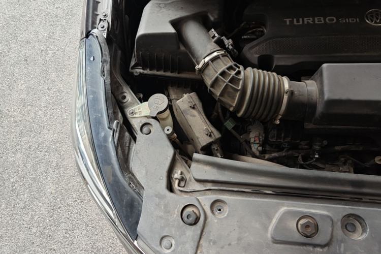 Used Buick GL8 2022 Land Cruiser Executive Class 652T Comfort Model Engine Bay Right