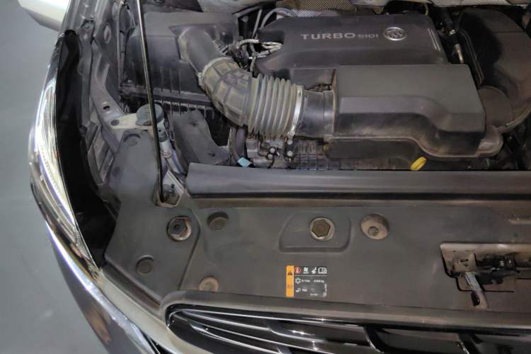 Used Buick GL8 2022 Land Cruiser Executive Class 652T Comfort Model Engine Bay Right