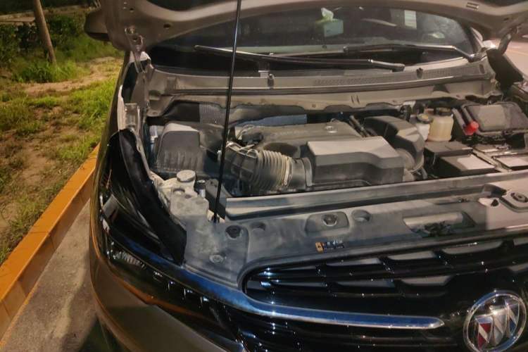 Used Buick GL8 2022 Land Business Class 652T Luxury Model Engine Bay Right