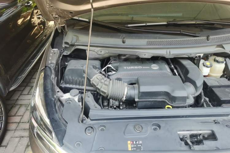 Used Buick GL8 2022 Land Cruiser Executive Class 652T Comfort Model Engine Bay Right
