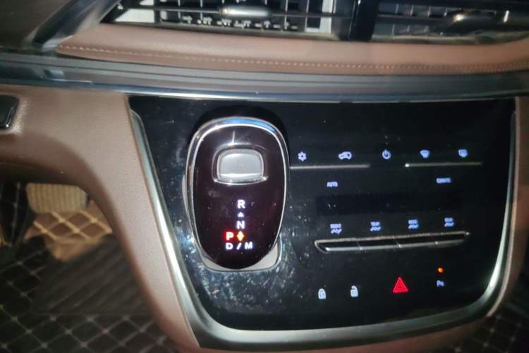 Used Buick GL8 2022 Land Business Class 652T Luxury Model Gear Lever