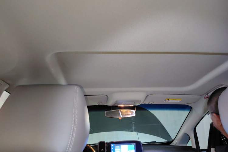 Used Buick GL8 2022 Land Cruiser Executive Class 652T Comfort Model Headliner