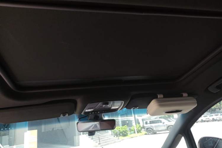 Used Buick GL8 2022 ES Land Cruiser 653T Luxury Model Headliner