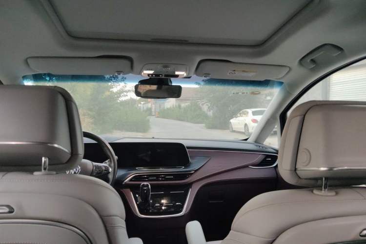 Used Buick GL8 2022 Avenir Aivia Six-Seat Deluxe Edition Headliner
