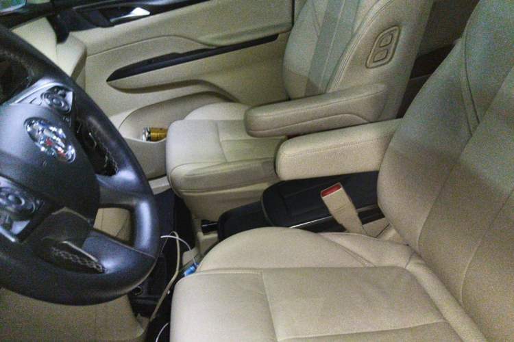 Used Buick GL8 2022 ES Landtrek 653T Luxury Edition Left Front Seat