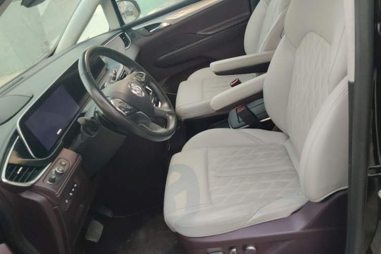 Used Buick GL8 2022 Avenir Aivia Six-Seat Deluxe Edition Left Front Seat