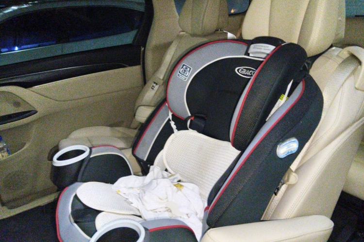 Used Buick GL8 2022 ES Landtrek 653T Luxury Edition Left Rear Seat
