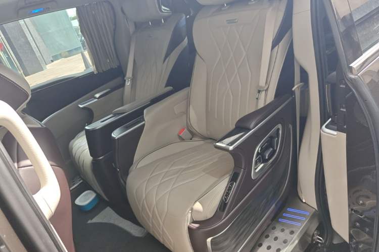 Used Buick GL8 2022 Land Cruiser Executive Class 652T Comfort Model Left Rear Seat