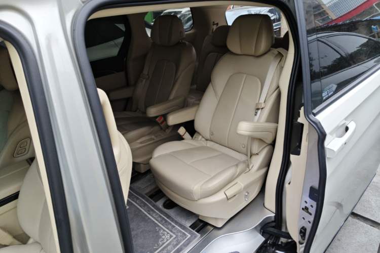 Used Buick GL8 2022 ES Landtrek 653T Luxury Edition Left Rear Seat