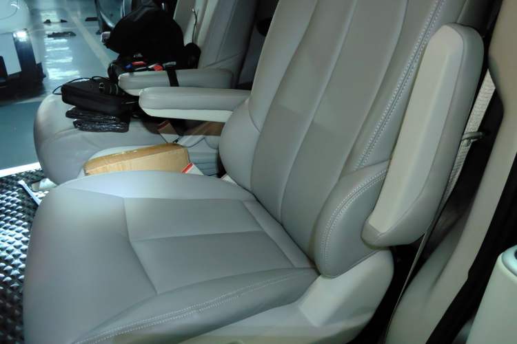 Used Buick GL8 2022 Land Cruiser Executive Class 652T Comfort Model Left Rear Seat