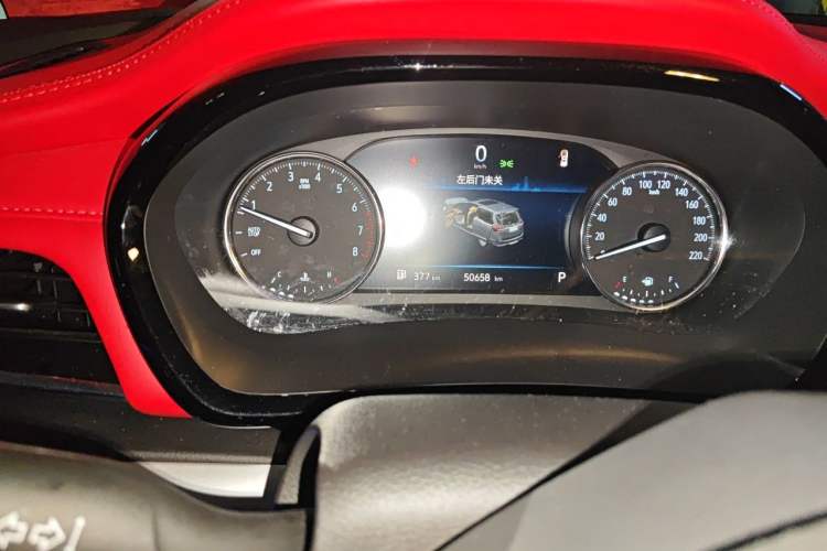 Used Buick GL8 2022 Land Business Class 652T Luxury Model Odometer Close Up