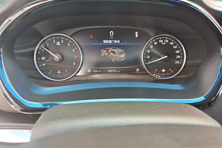 Used Buick GL8 2022 Land Cruiser Executive Class 652T Comfort Model Odometer Close Up