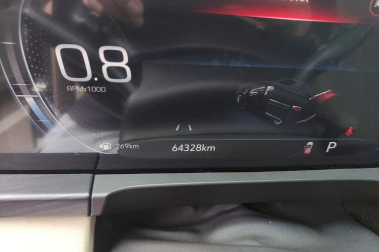 Used Buick GL8 2022 ES Land Cruiser 653T Luxury Model Odometer Close Up
