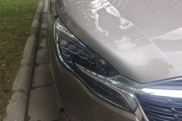 Used Buick GL8 2022 ES Landtrek 653T Luxury Edition Right Front Headlight