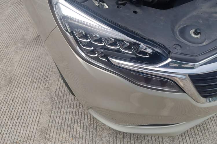 Used Buick GL8 2022 ES Landtrek 653T Luxury Edition Right Front Headlight