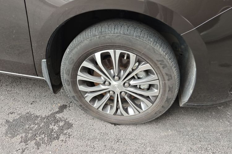 Used Buick GL8 2022 Land Cruiser Executive Class 652T Comfort Model Right Front Wheel Hub