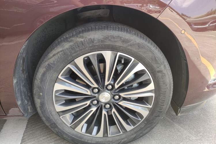 Used Buick GL8 2022 ES Land Cruiser 653T Luxury Model Right Front Wheel Hub
