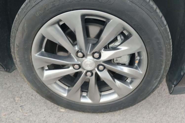 Used Buick GL8 2022 Avenir Aivia Six-Seat Deluxe Edition Right Front Wheel Hub