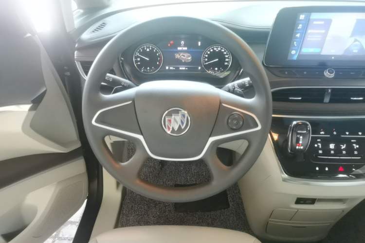 Used Buick GL8 2022 Land Cruiser Executive Class 652T Comfort Model Steering Wheel