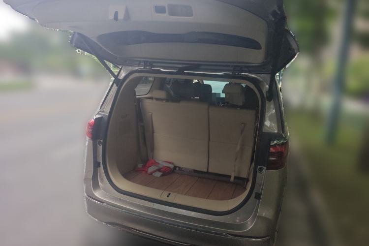 Used Buick GL8 2022 ES Landtrek 653T Luxury Edition Trunk