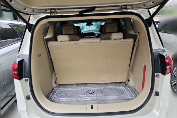 Used Buick GL8 2022 ES Landtrek 653T Luxury Edition Trunk