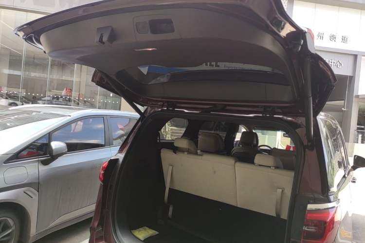Used Buick GL8 2022 ES Land Cruiser 653T Luxury Model Trunk
