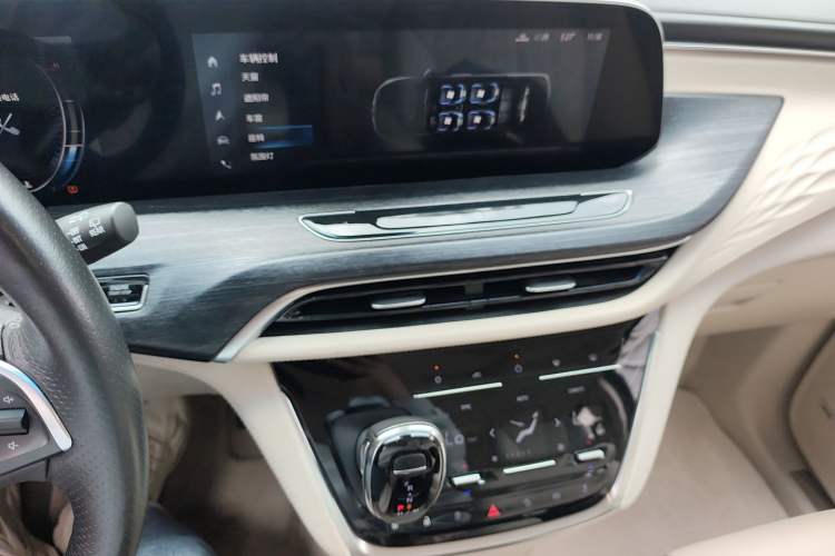 Used Buick GL8 2022 Avenir Aivia 7-Seater Deluxe Edition Audio And AC Panel