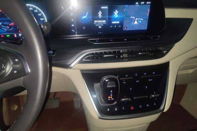 Used Buick GL8 2022 ES Landtrek 653T Luxury Edition Audio And AC Panel