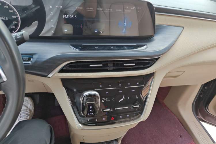Used Buick GL8 2022 ES Landtrek 653T Luxury Edition Audio And AC Panel