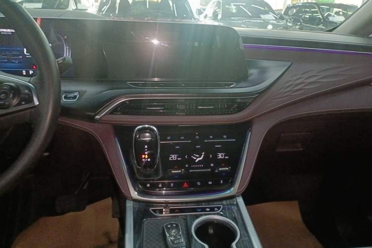 Used Buick GL8 2022 Avenir Aivia Six-Seat Deluxe Edition Audio And AC Panel