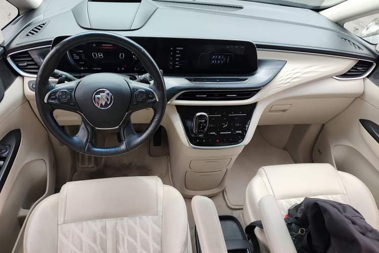 Used Buick GL8 2022 Avenir Aivia 7-Seater Deluxe Edition Center Console