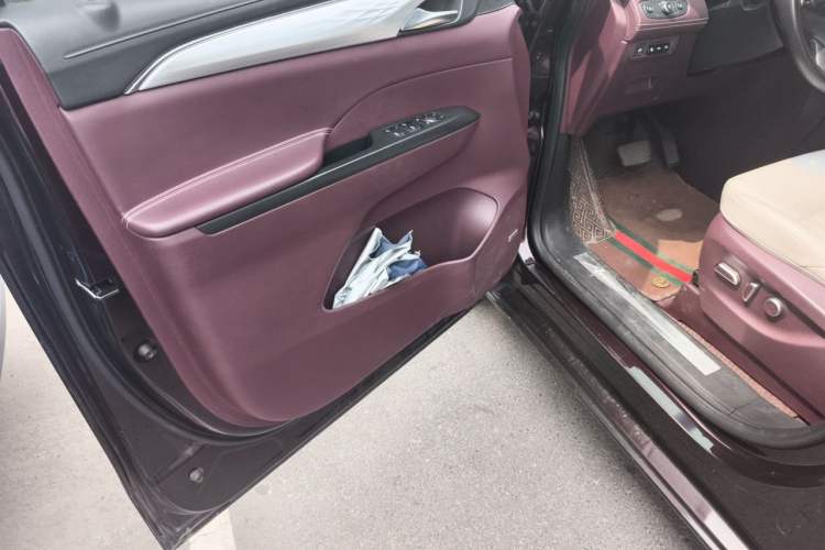 Used Buick GL8 2022 Avenir Aivia Six-Seat Deluxe Edition Driver Seat