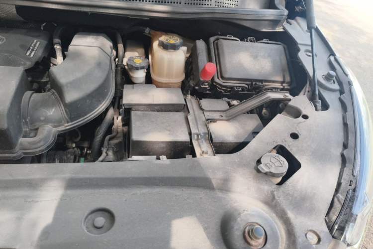 Used Buick GL8 2022 ES Landtrek 653T Comfort Edition Engine Bay Left