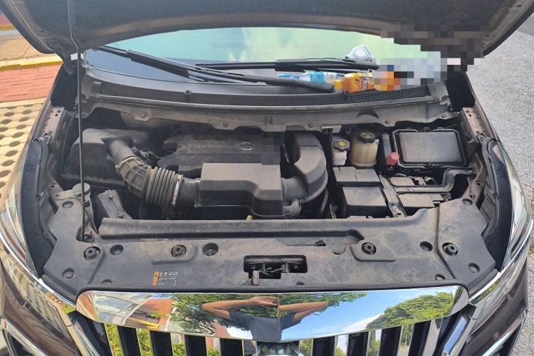Used Buick GL8 2022 Land Executive Class 652T Prestige Model Engine Bay