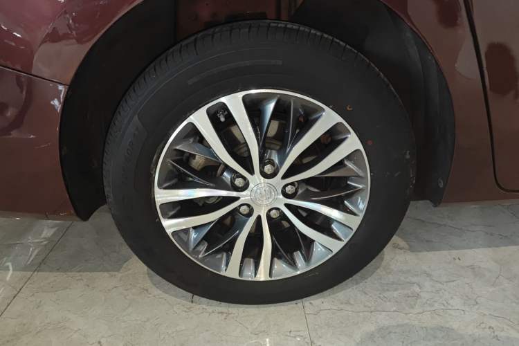 Used Buick GL8 2022 ES Landtrek 653T Comfort Edition Exterior 8