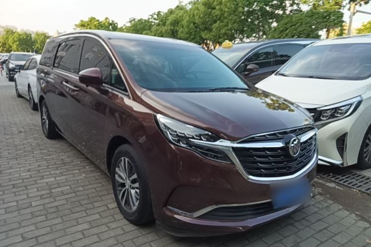 Used Buick GL8 2022 ES Landtrek 653T Comfort Edition Front Right 45 Deg