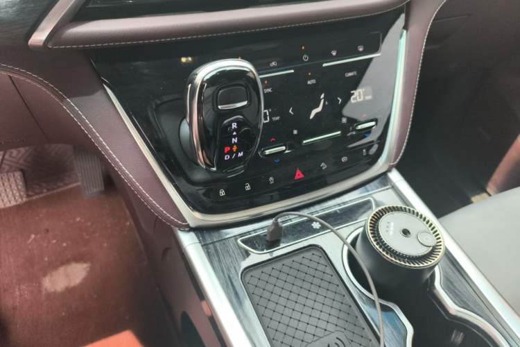 Used Buick GL8 2022 Avenir Aivia Six-Seat Deluxe Edition Gear Lever