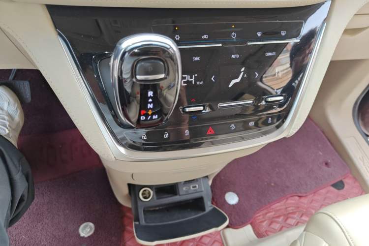 Used Buick GL8 2022 ES Landtrek 653T Luxury Edition Gear Lever
