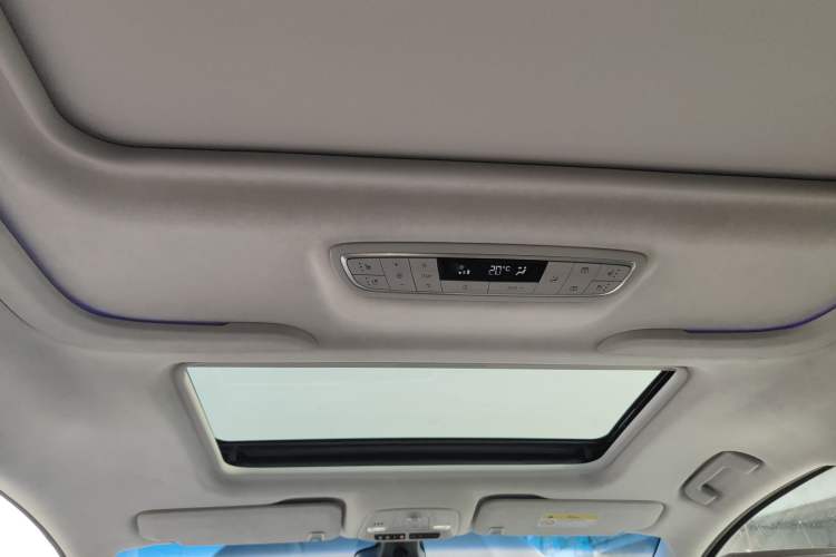 Used Buick GL8 2022 Avenir Aivia Six-Seat Deluxe Edition Headliner