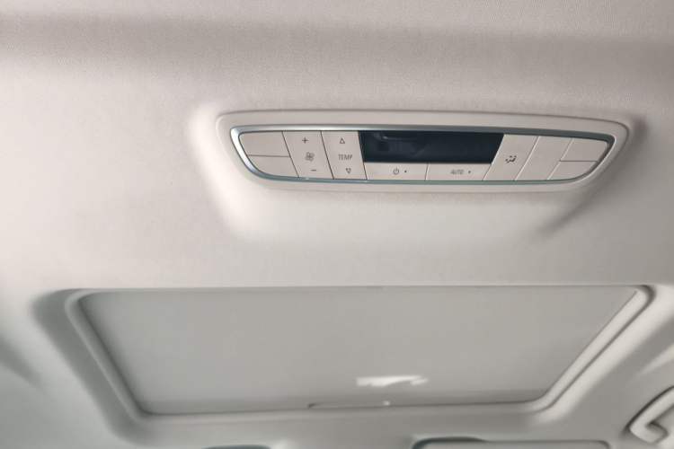 Used Buick GL8 2022 ES Landtrek 653T Comfort Edition Headliner