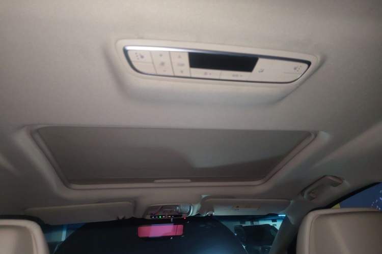 Used Buick GL8 2022 ES Landtrek 653T Luxury Edition Headliner