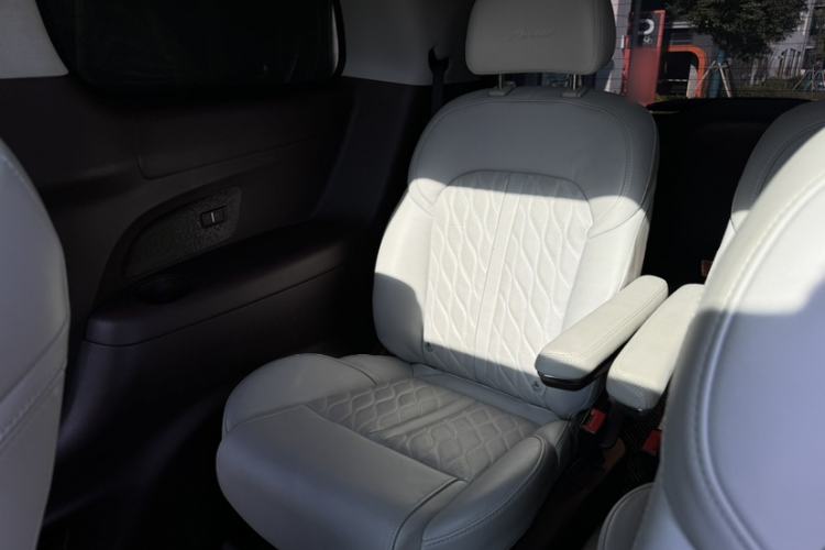Used Buick GL8 2022 Avenir Aivia Six-Seat Deluxe Edition Interior 11