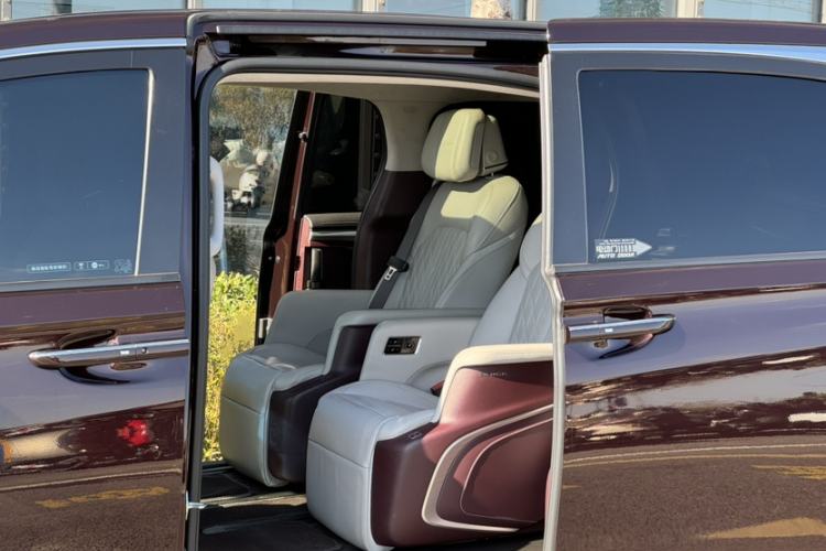 Used Buick GL8 2022 Avenir Aivia Six-Seat Deluxe Edition Interior 2