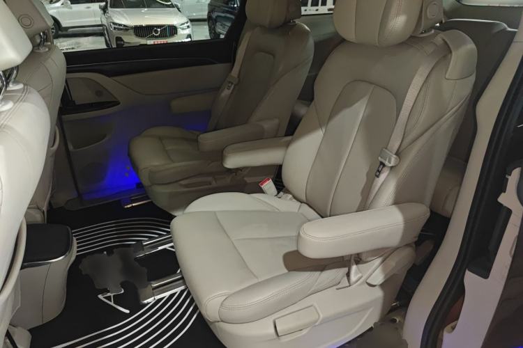 Used Buick GL8 2022 ES Landtrek 653T Comfort Edition Interior 4