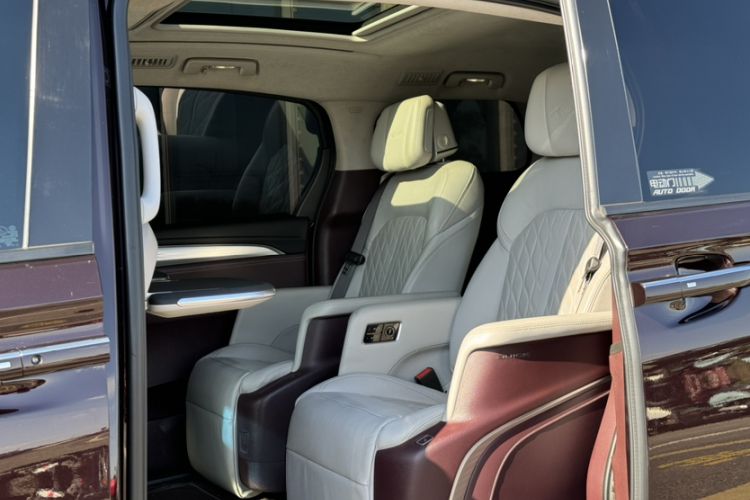 Used Buick GL8 2022 Avenir Aivia Six-Seat Deluxe Edition Interior 6