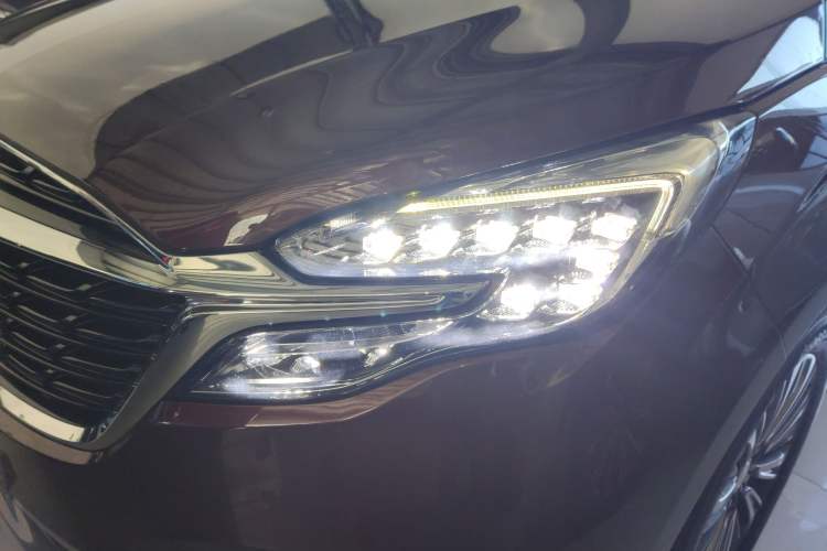 Used Buick GL8 2022 ES Landtrek 653T Flagship Model Left Front Headlight