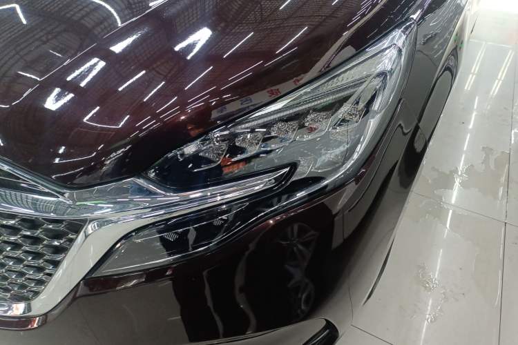Used Buick GL8 2022 Avenir Aivia Six-Seat Deluxe Edition Left Front Headlight