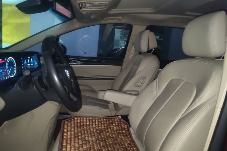Used Buick GL8 2022 ES Landtrek 653T Luxury Edition Left Front Seat