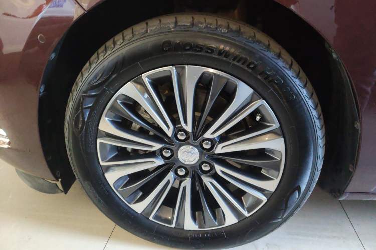Used Buick GL8 2022 ES Landtrek 653T Flagship Model Left Front Wheel Hub